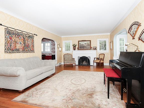 3rd image of 108 S Kensington Ave