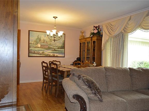 5th image of 6414 Chapman Dr