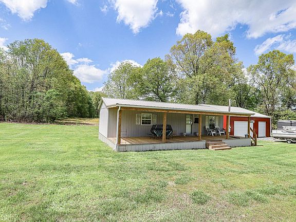 3rd image of 785 New Harmony Rd