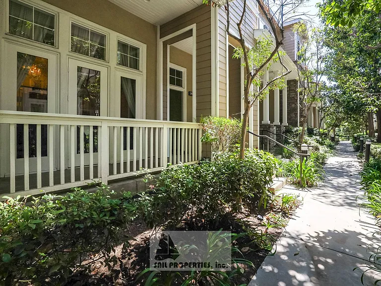 6251 Pacific Pointe Dr — Photo 16