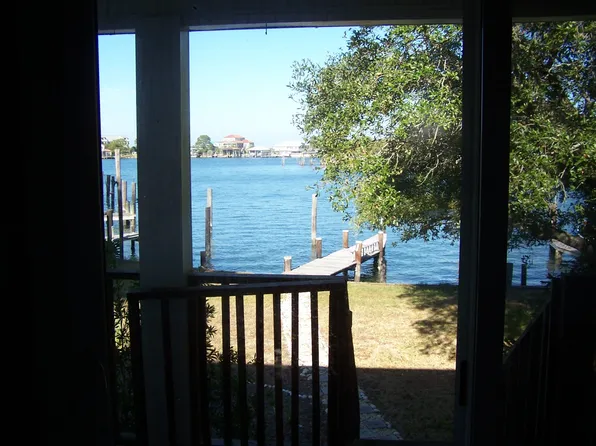 914 Desoto Ave, Dauphin Island, AL 36528