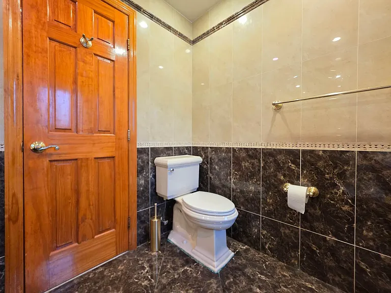 11 Rochelle Pl — Photo 9