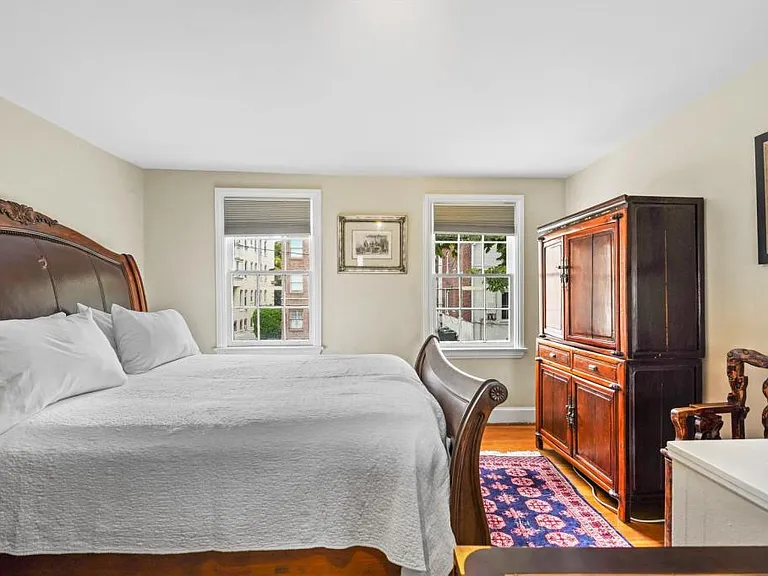 308 Millers Ct NE — Photo 15
