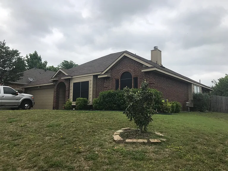 702 Long Hill Ct — Photo 4