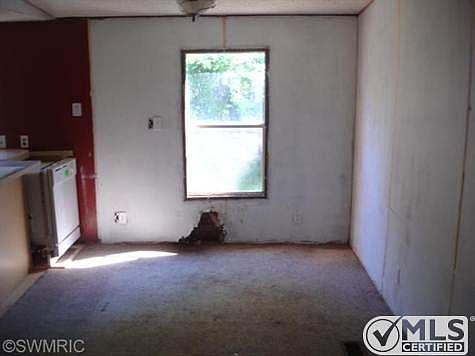 4th image of 13650 Barry St