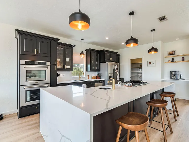 22401 Briarview Dr — Photo 9