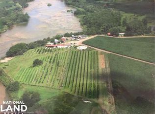 803 W 3rd St, North loup, NE 68859