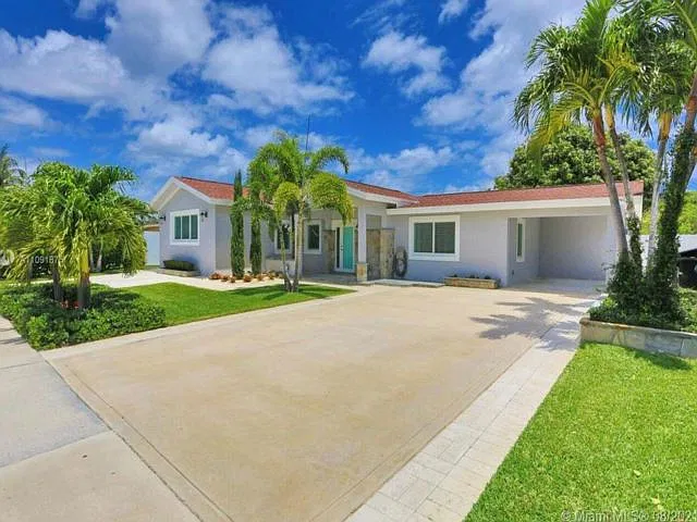 3 bed, 2.0 bath, $3,100 — Photo 1