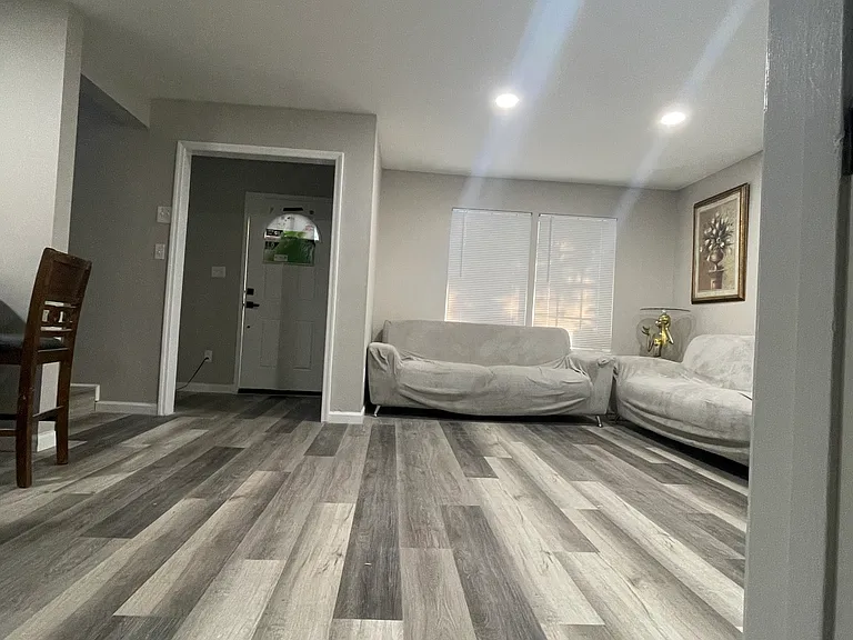 1107 Basin St #A — Photo 5