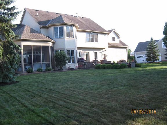 3rd image of 6136 Heritage Lakes Dr