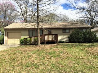 2132 Mitchell St, Lawrence, KS 66046