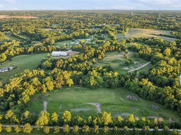 22245 Lix Rd, Warrenton, MO 63383