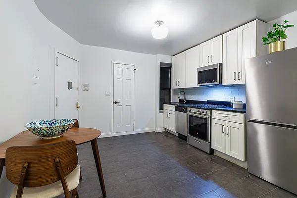 Rented by MNS | media 12