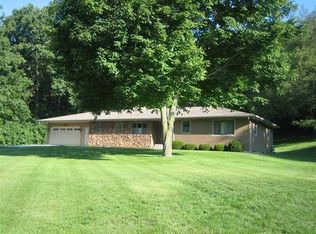 2104 Blackmer Dr, Jonesville, MI 49250