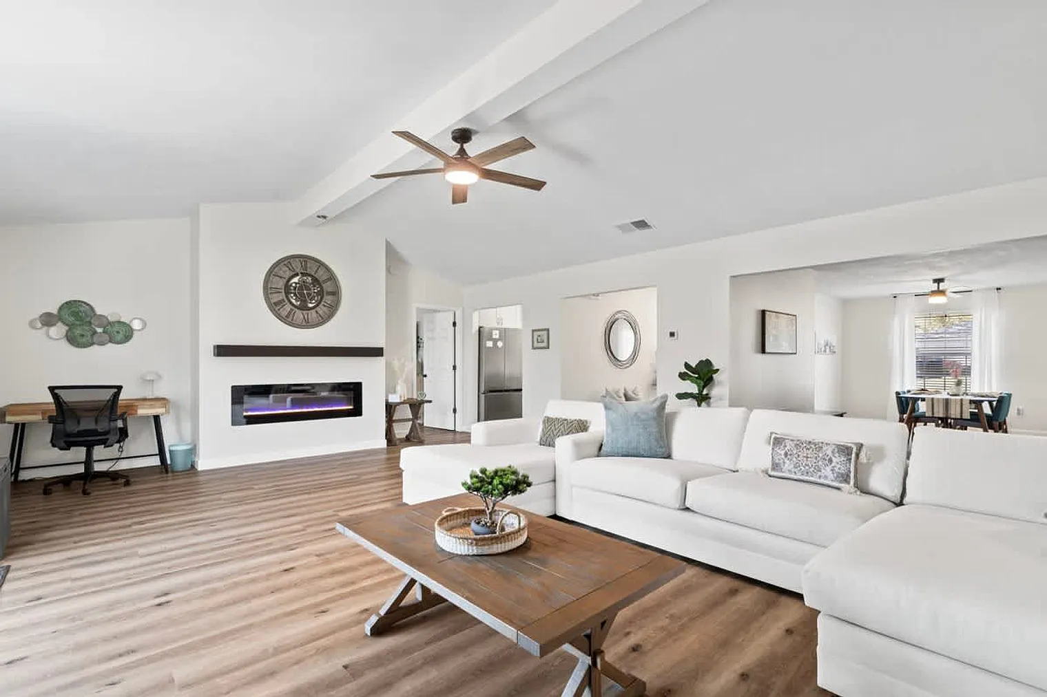 3 bed, 2.0 bath, 1937 sqft, $3,263 — Photo 3