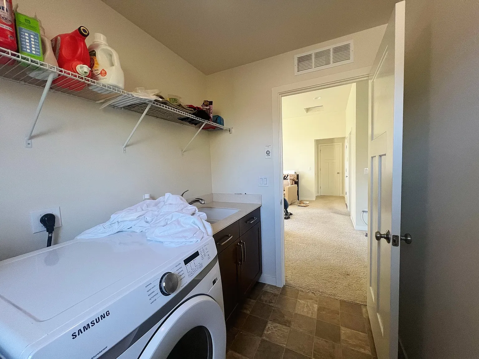 6 bed, 3654 sqft, $800 — Photo 4