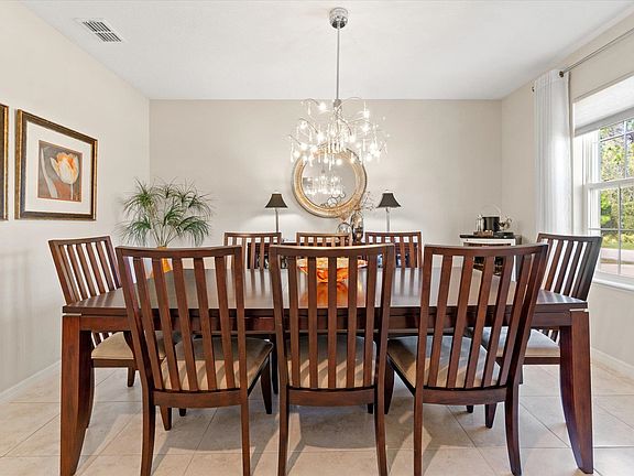4th image of 1 Frenora Ln