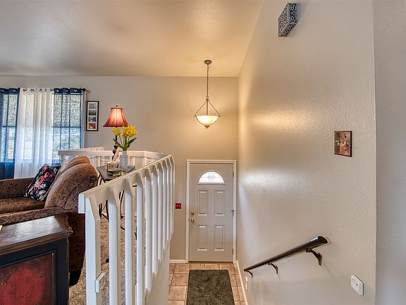 3rd image of 1005 College St