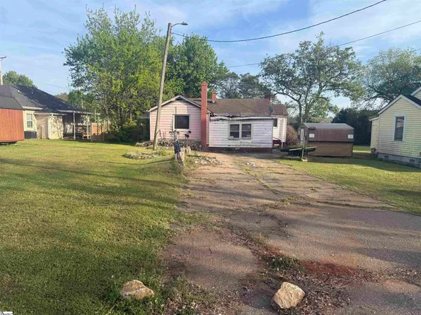 25 Earnhardt St, Greenville, SC 29609
