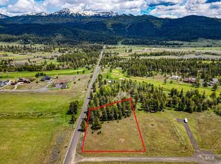 10 Pinewood Ln, McCall, ID 83638