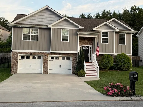1758 Short Leaf Ln, Soddy Daisy, TN 37379