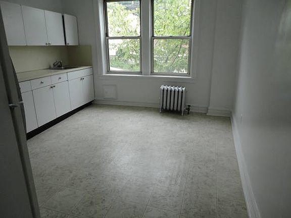 3rd image of 40 Fairview Ave APT 1
