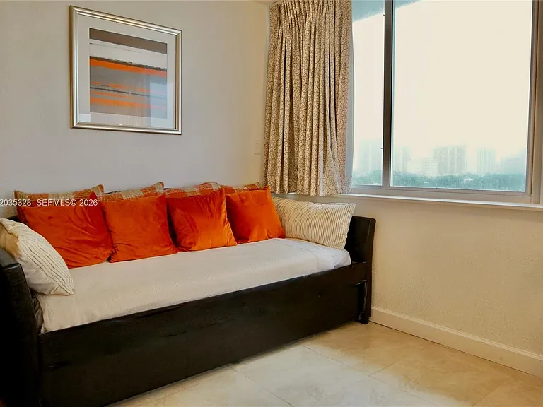 19201 Collins Ave #726 — Photo 6