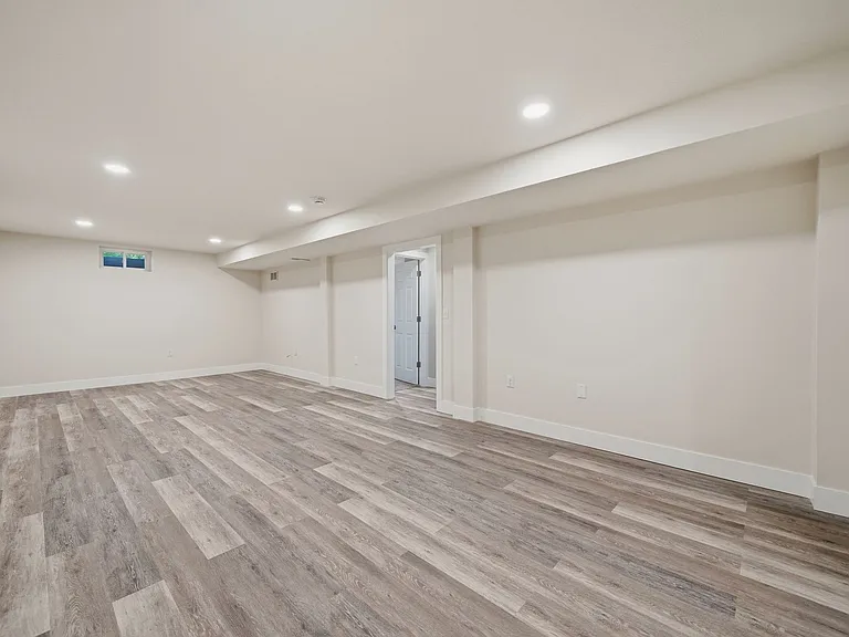 1941 Devonshire Dr #3 — Photo 38