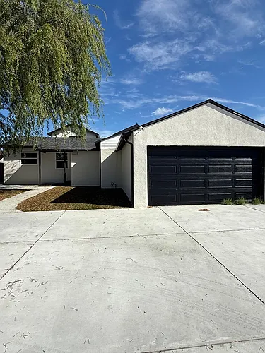 10214 Omelveny Ave Photo 1