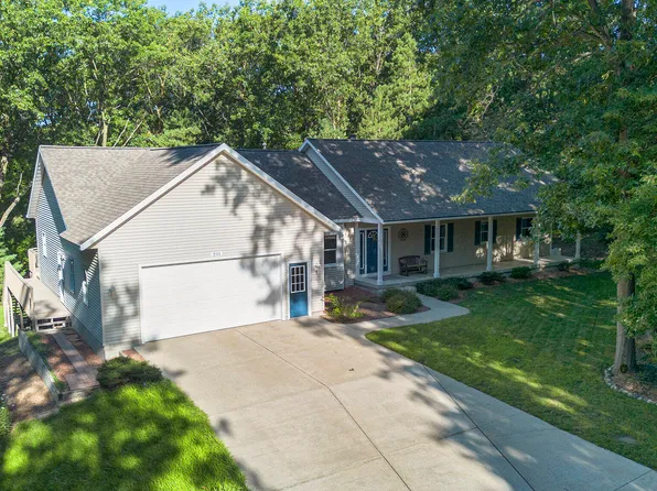 233 Tia Trl SE, Lowell, MI 49331