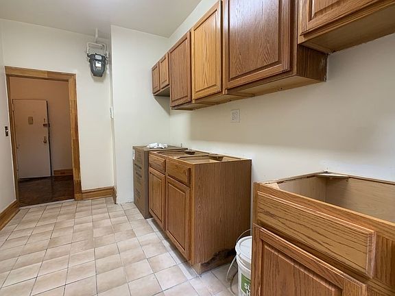 3rd image of 64 W 108th St APT 3F
