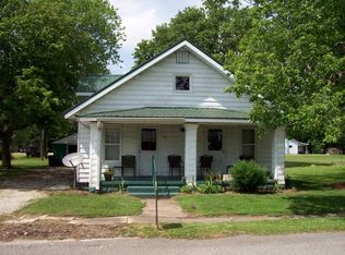 531 Main St, Elnora, IN 47529