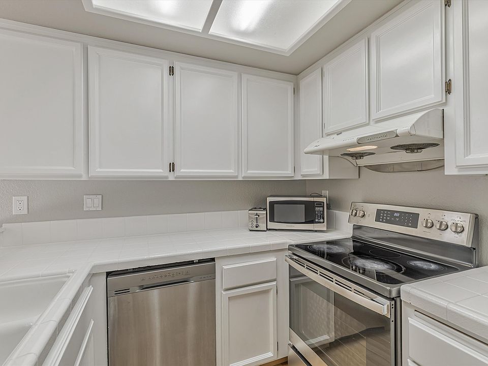 1st image of 5088 Crandallwood Dr