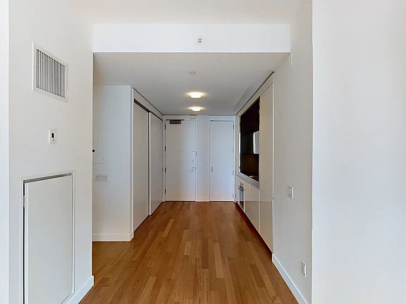 5th image of 15 William St APT 26C