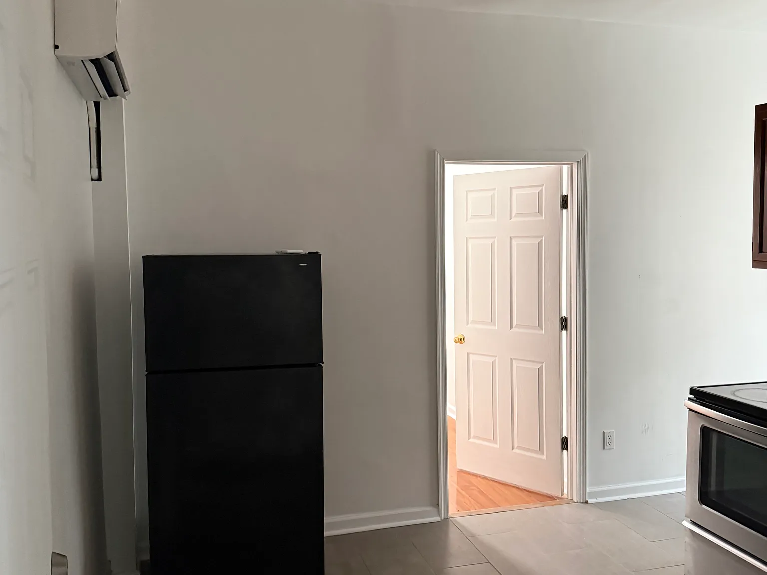 2 bed, 800 sqft, $1,400 — Photo 1