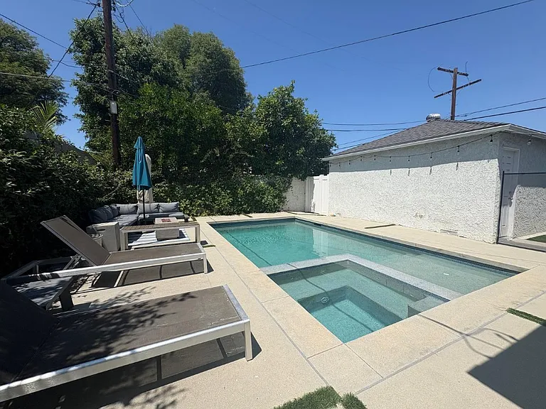 6731 Rubio Ave — Photo 2
