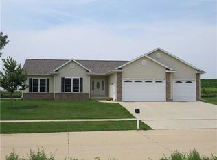 1743 Hoover Trail Cir SW, Cedar Rapids, IA 52404
