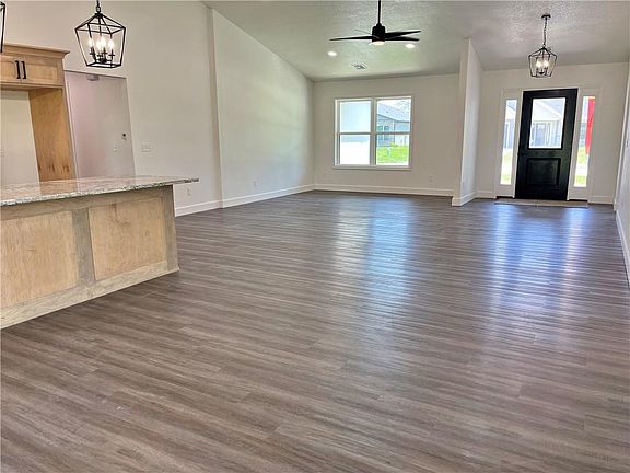 5th image of 2101 E Cow Creek Ln