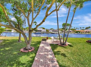 147 Oregon Ln, Boca Raton, FL 33487