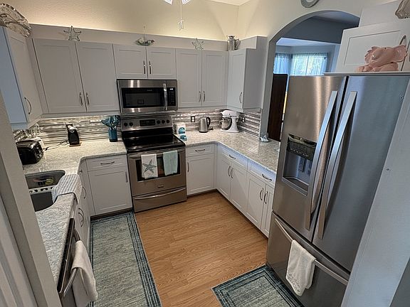 3rd image of 322 Greenwood Lake Dr #31