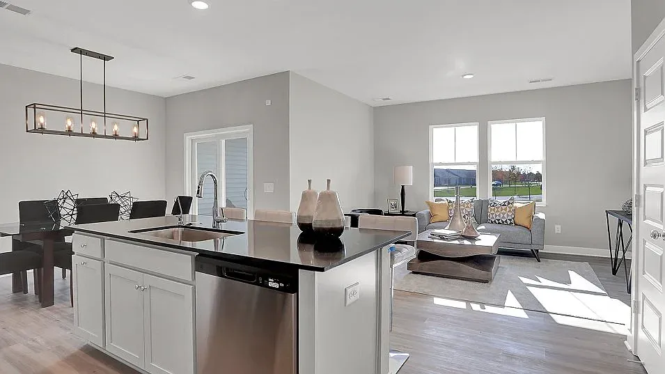 3 bed, 2.5 bath, 1706 sqft, $1,980 — Photo 4