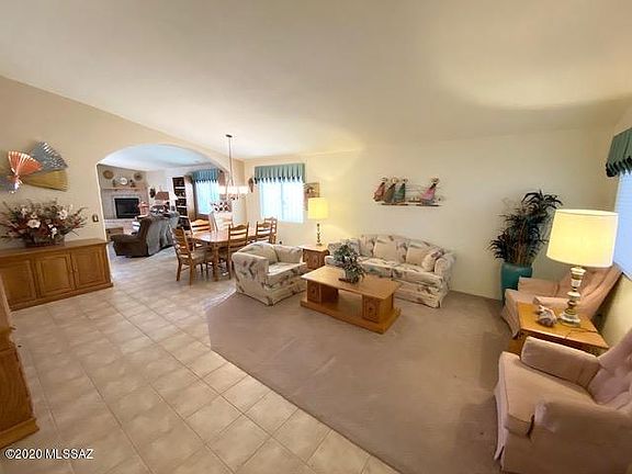 4th image of 571 S Sugarloaf Mountain Pl