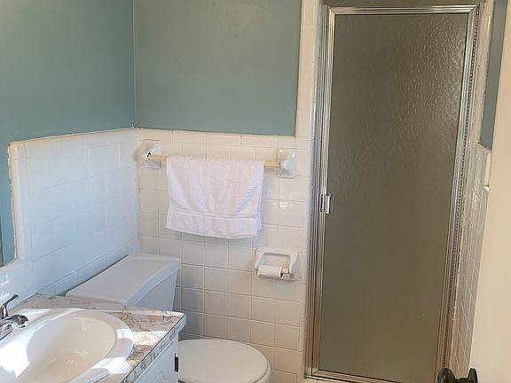 4th image of 724 Parker Ave