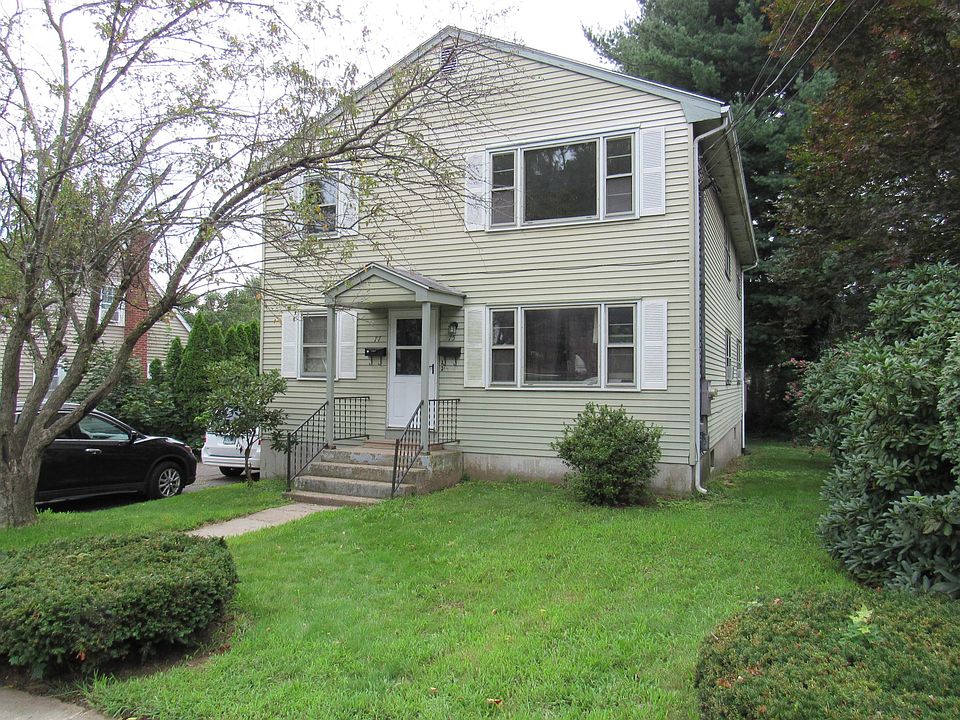 77 Lexington Street - 3 Bedroom, 1 Bath 2nd Floor Apartment