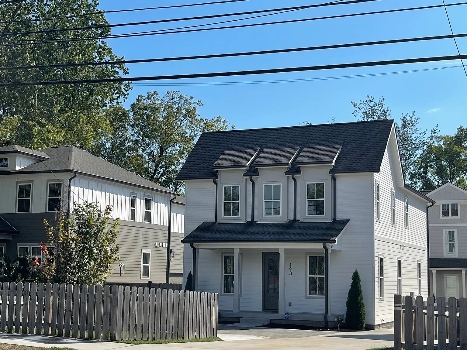 4 bed, 2401 sqft, $2,999 — Photo 4