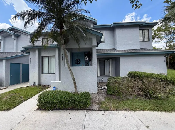 212 Harbour Pointe Way, Greenacres, FL 33413