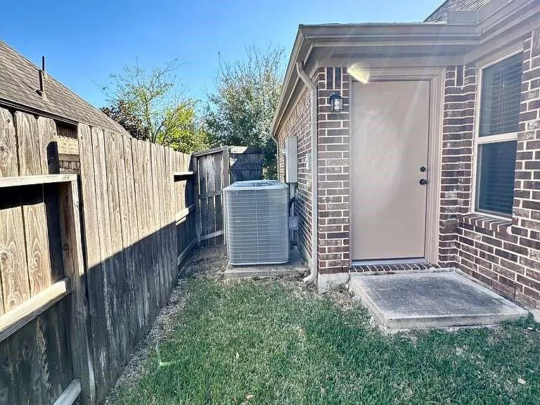18614 Town Bluff Dr — Photo 22