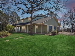 407 Country Ln, Mc Dade, TX 78650