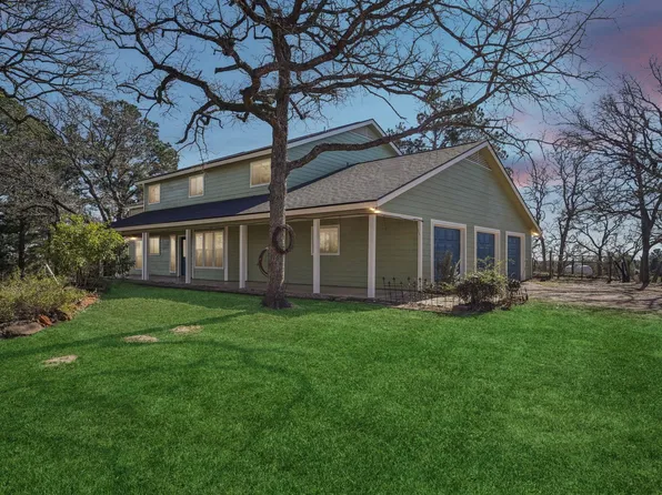 407 Country Ln, Mc Dade, TX 78650