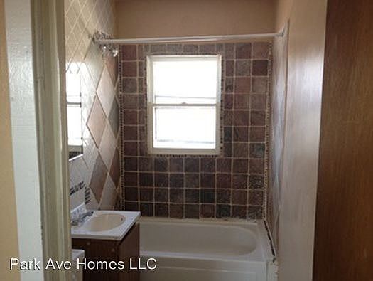 5th image of 2412 Jefferson St NE